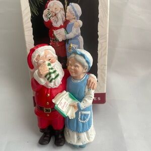 VTG Hallmark Keepsake Ornament Santa and Mrs. Claus Holiday Ornament 1994